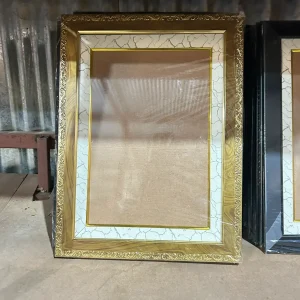 Sleek Modern Picture Frames – High-Quality Decorative Frames in White, Gold, and Textured Wood Finishes